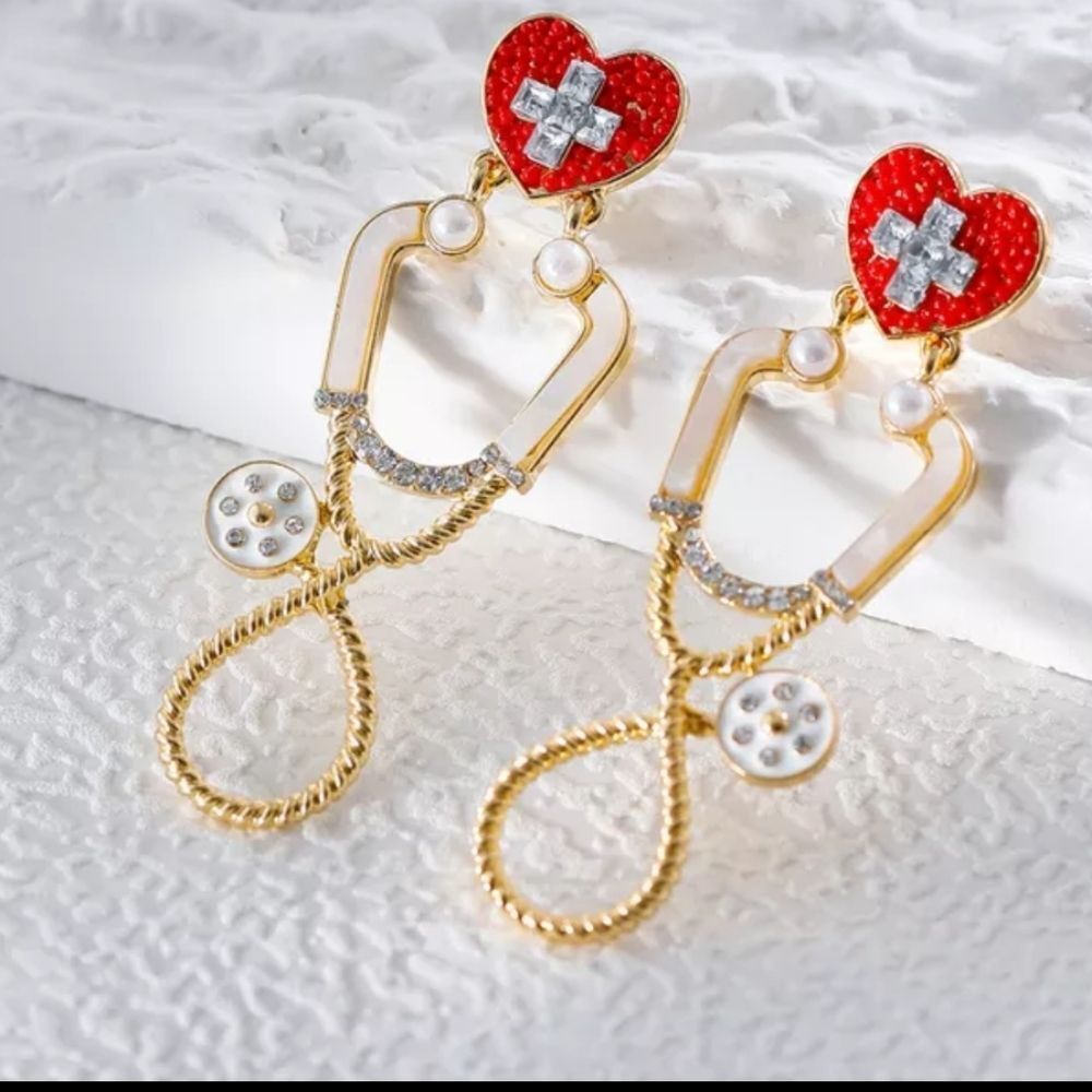 NWOT stethoscope doctor nurse earrings